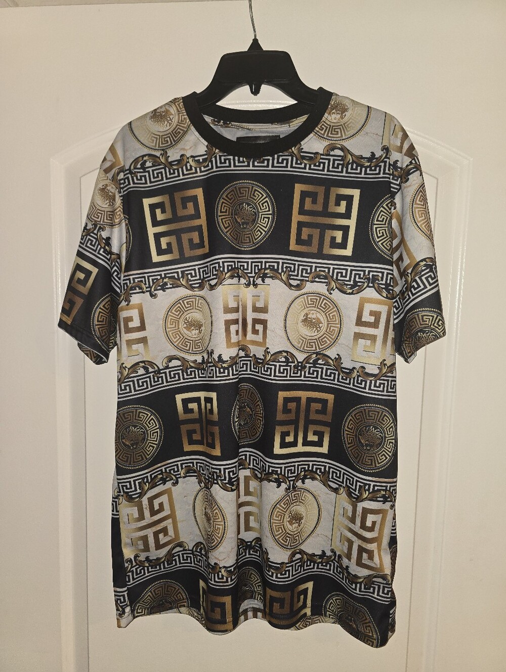 Men's Black and Gold Patterned Tee
